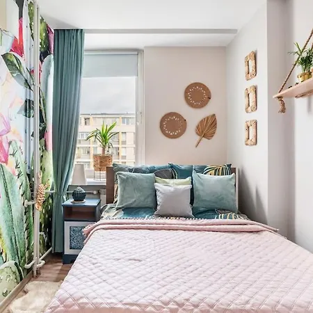 Boho Chic Center *