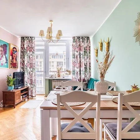 Boho Chic Center